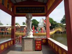 Пагода Quan Am Linh Ung