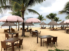 Пляж Holiday Beach Club