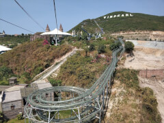 Электросани в парке Винперл в Нячанге