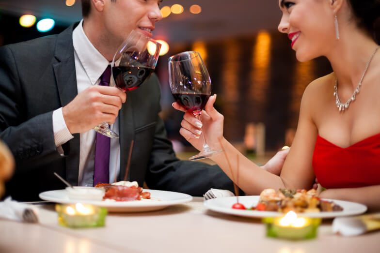 Стандартный романтический ужин - Как вести себя во время ужина
